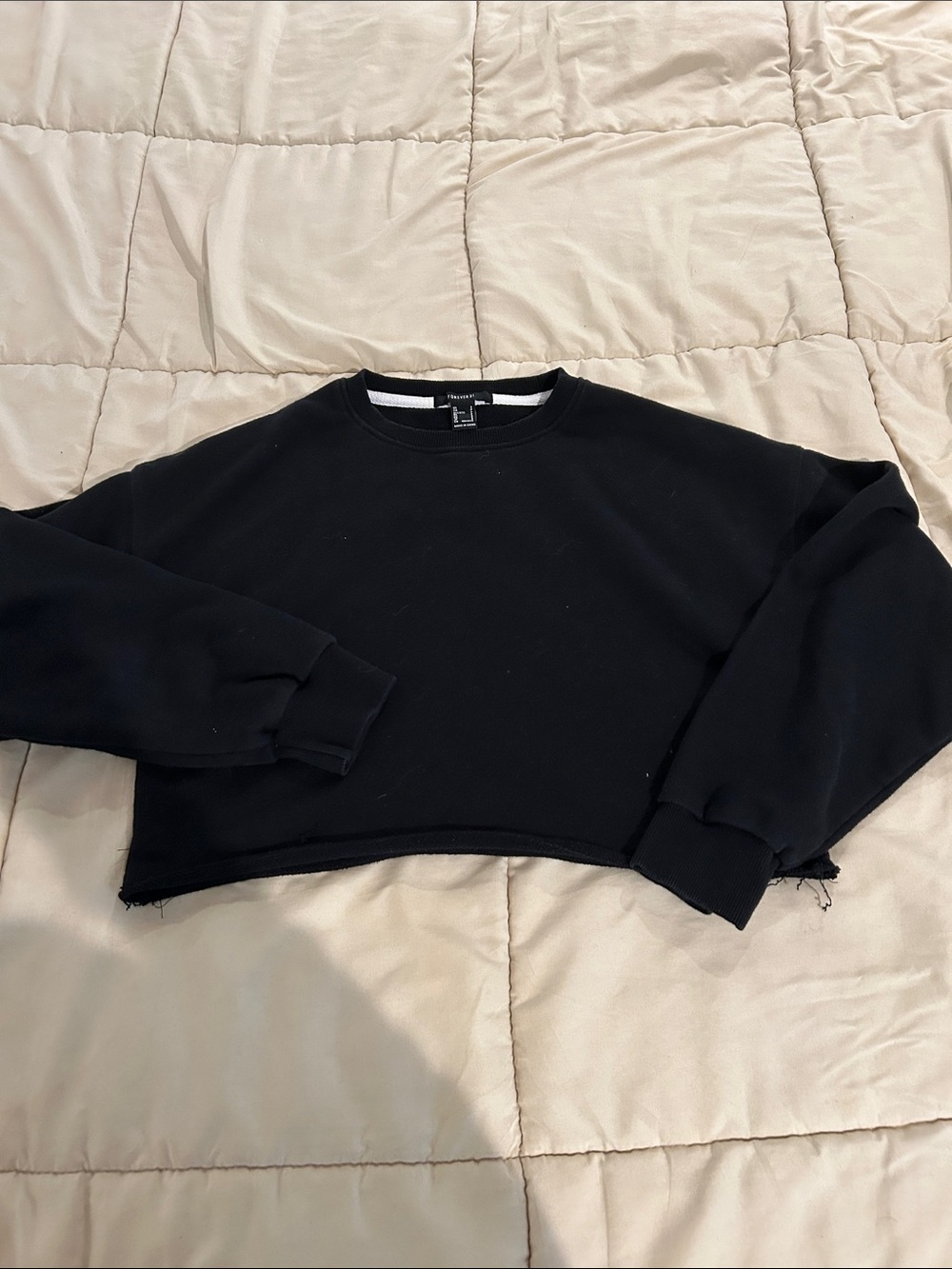 Forever 21 cropped black crewneck - size S